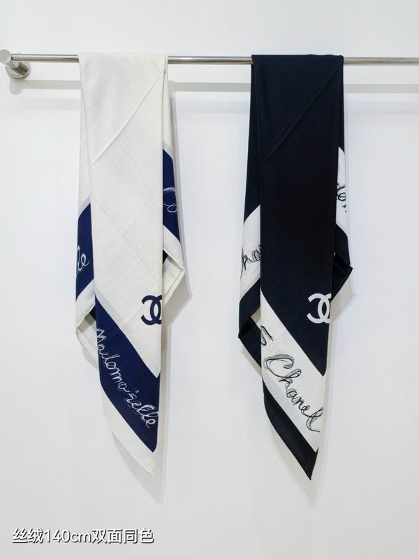 Chanel Scarf 140X140cm 70%羊绒30%真丝 E110126